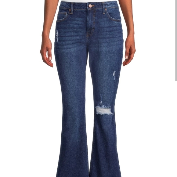 NWOT No Boundaries Flare Jeans - Picture 1 of 5